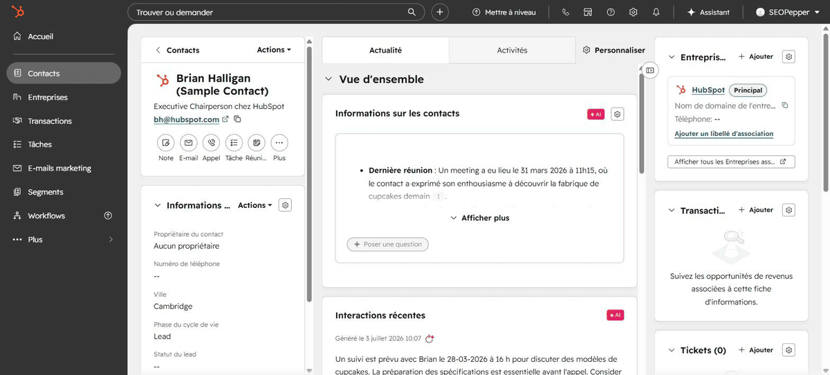 Fiche contact détaillée dans le CRM HubSpot avec informations, entreprise associée, transactions et tickets